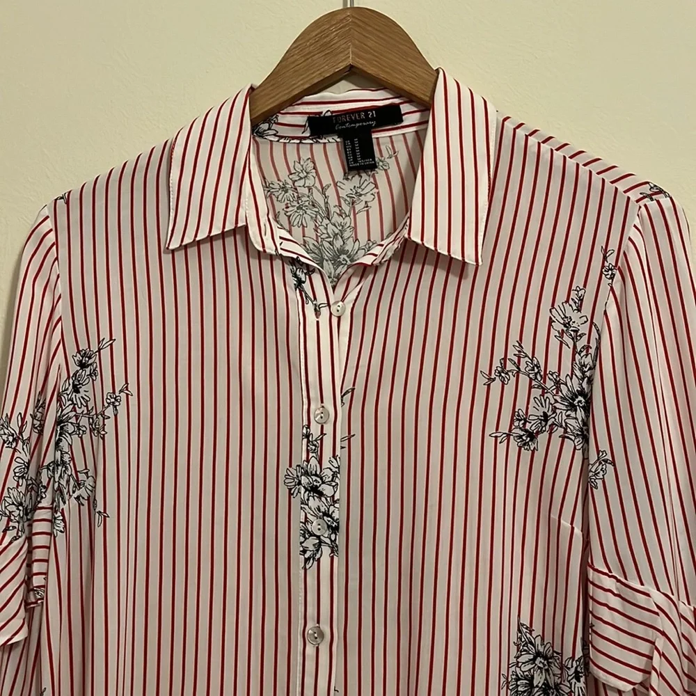 Button down top - Picture 5 of 7